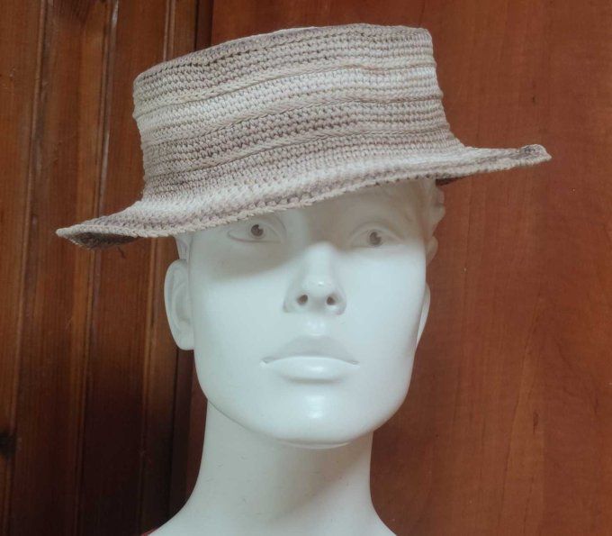 chapeau type capeline 